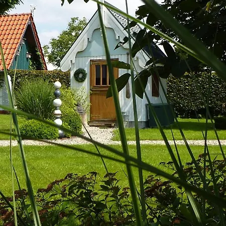 Familienurlaub Im Zirkuswagen *