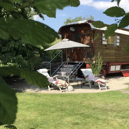 Familienurlaub Im Zirkuswagen *