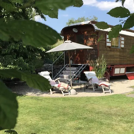 Familienurlaub Im Zirkuswagen *